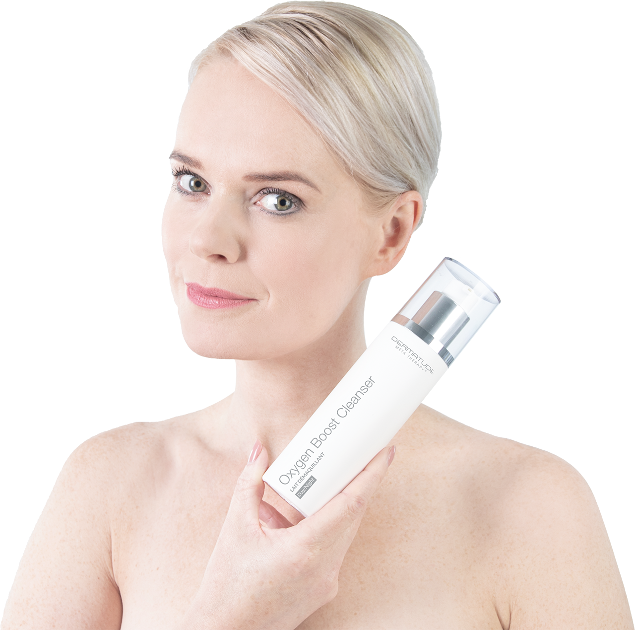 Model met Dermatude product Oxygen Boost Cleanser in hand